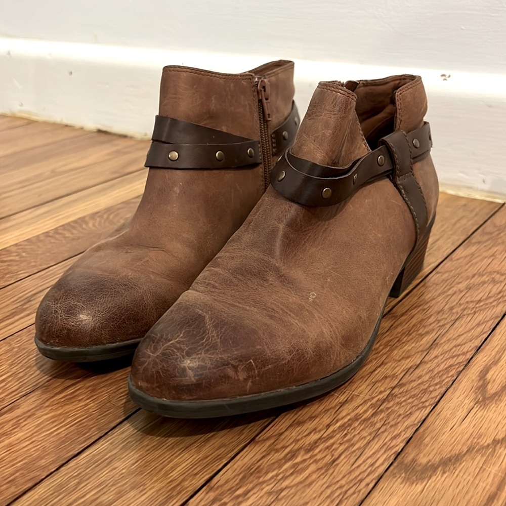 Clarks ankle bootie, 9.